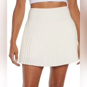 NWT Gap Women’s Pleated Skort - Medium